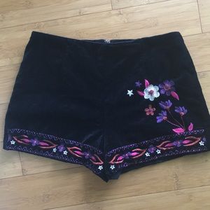 Bohemian velvet embroidered hot pants